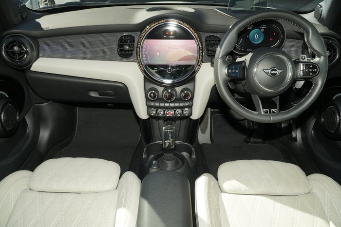 2022 Mini Hatch