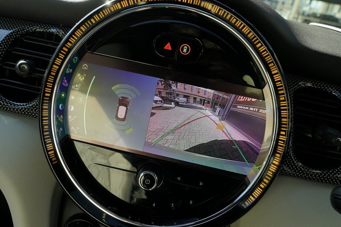 2022 Mini Hatch