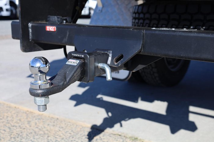 2024 Fuso Canter 4x4 Crew Cab Alloy Tray White