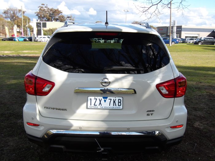 2017 Nissan Pathfinder ST
