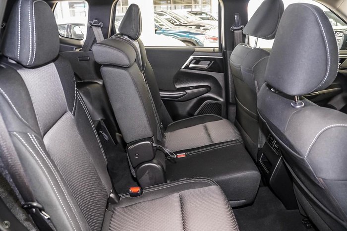 2025 Mitsubishi Outlander ES