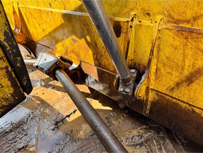  Komatsu D85ex-15 Dozer 