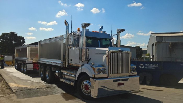 Hamelex White Aluminium Tipper Tub