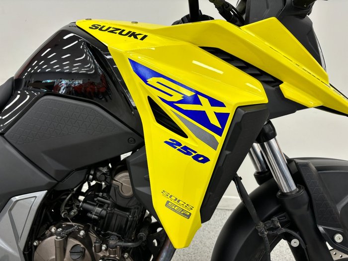 2024 Suzuki V-STROM 250SX (DS250RL) Yellow