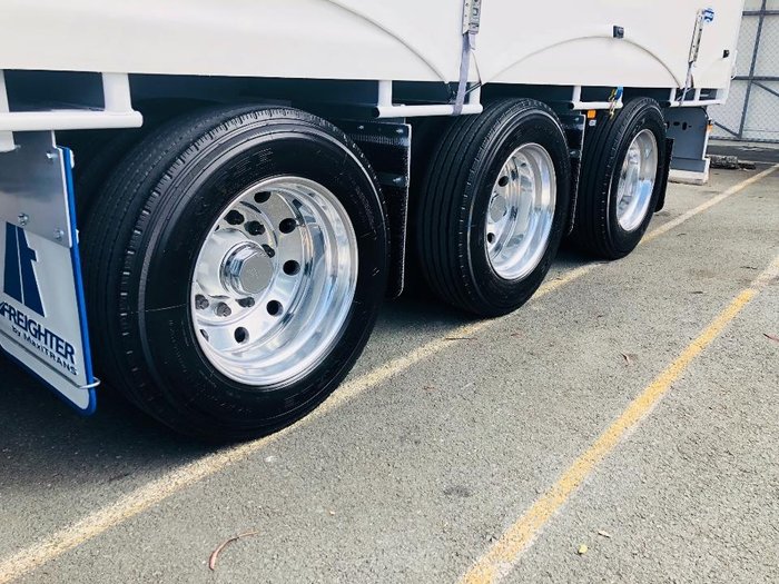 Freighter Drop Deck Mezzanine Tautliner