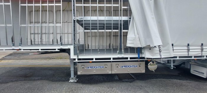 Freighter Drop Deck Mezzanine Tautliner