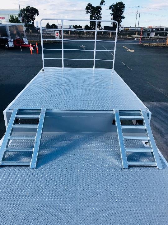 Freighter Drop Deck Semi With Ramps