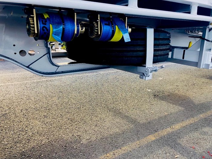 Freighter Drop Deck Semi With Ramps