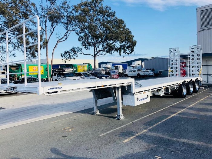 Freighter Drop Deck Semi With Ramps