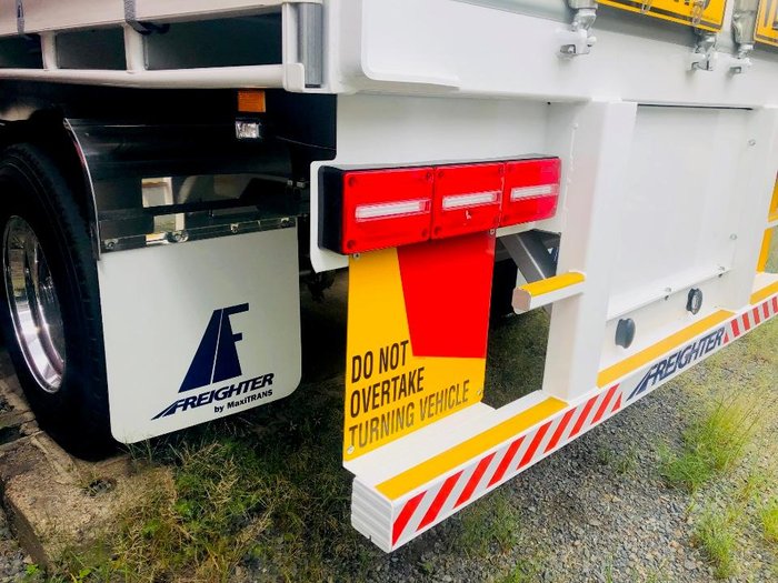 Freighter Tag T/Liner