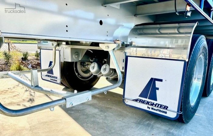 Freighter Lead T/Liner