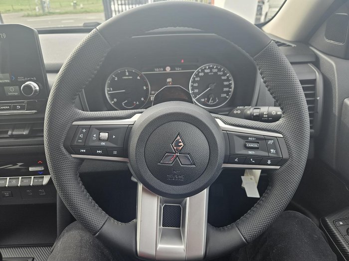 2025 Mitsubishi Triton GLX-R