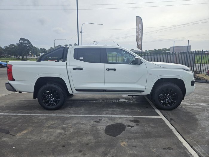 2025 Mitsubishi Triton GLX-R