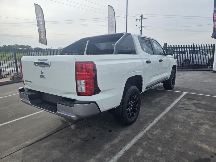 2025 Mitsubishi Triton GLX-R