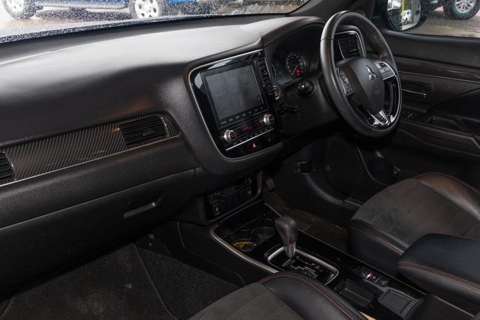2020 Mitsubishi Outlander Black Edition