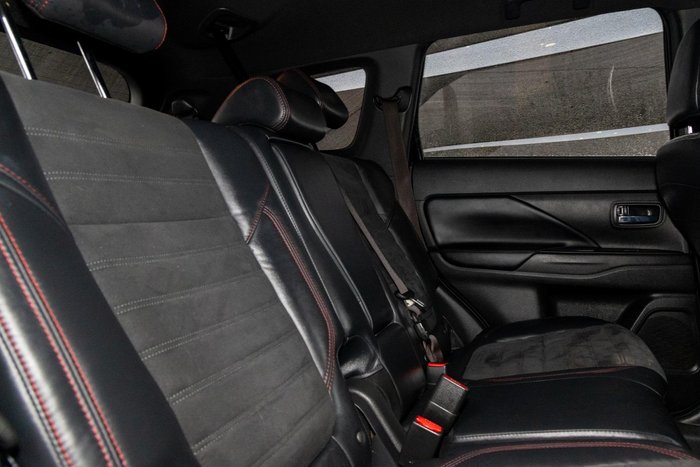 2020 Mitsubishi Outlander Black Edition