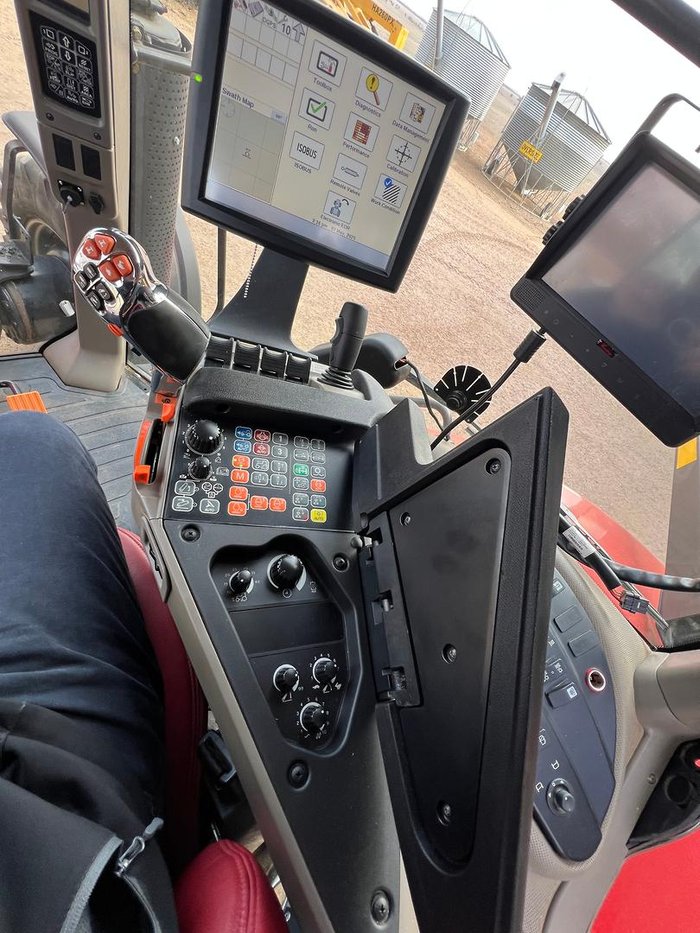 2017 CASE IH Magnum 250
