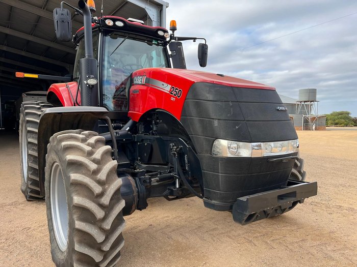 2017 CASE IH Magnum 250