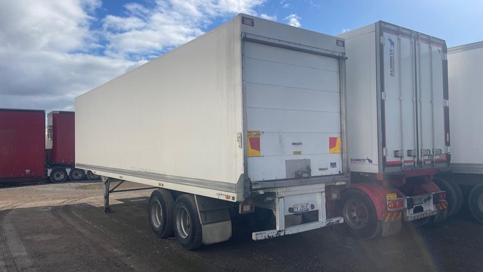 2014 FTE 16P Freezer Van