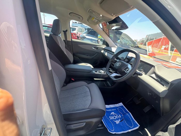 2025 MG MGS5 EV Excite 49