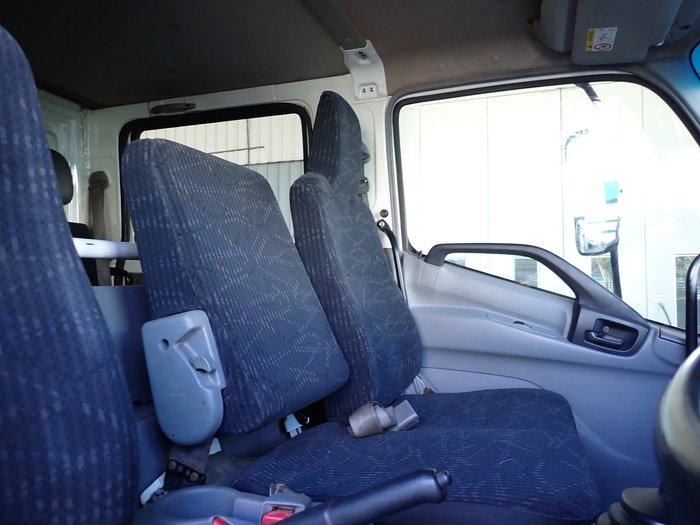 2021 HINO DUTRO 300 WHITE
