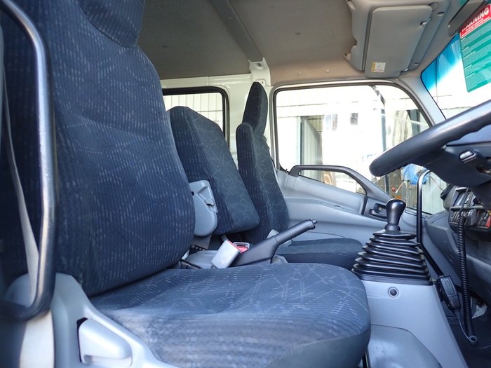 2021 HINO DUTRO 300 WHITE