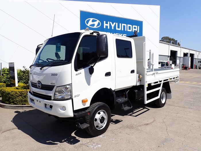 2021 HINO DUTRO 300 WHITE