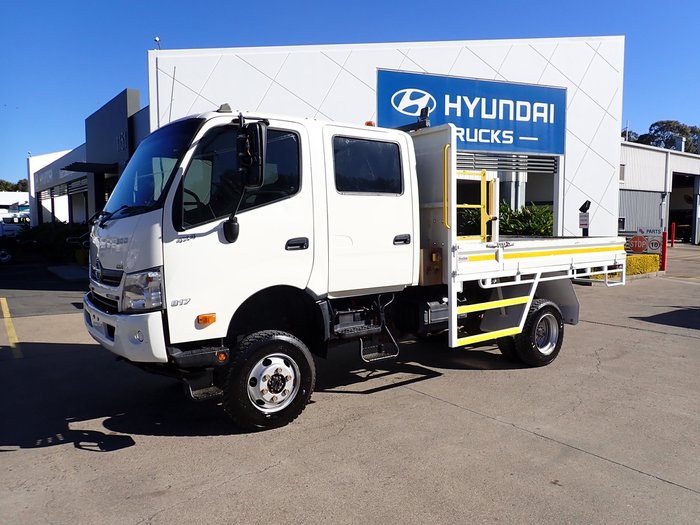 2021 HINO DUTRO 300 WHITE