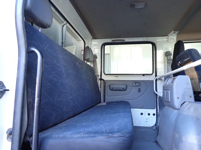 2021 HINO DUTRO 300 WHITE