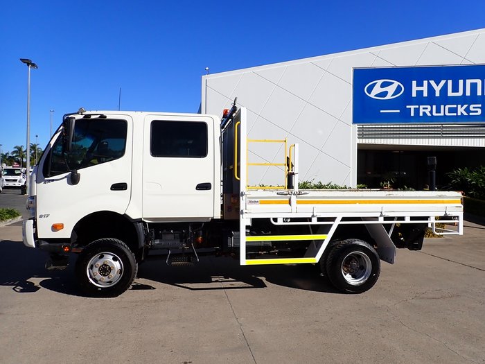 2021 HINO DUTRO 300 WHITE