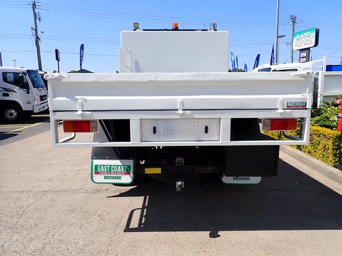 2021 HINO DUTRO 300 WHITE