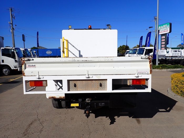 2021 HINO DUTRO 300 WHITE