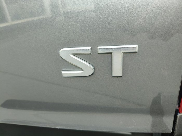 2020 Nissan Navara ST