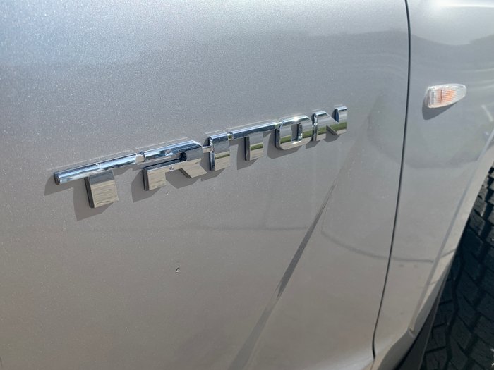 2025 Mitsubishi MV4W30 MV Triton GLX 2.4L D 6A/T 4X4 CC CC BLADE SILVER