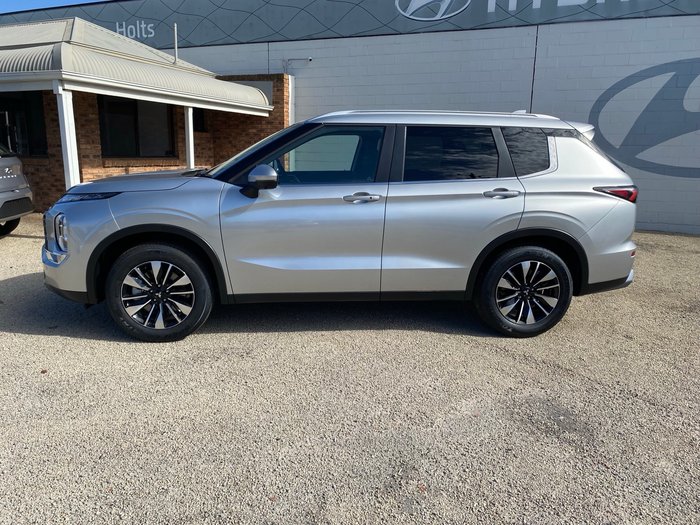 2025 MITSUBISHI Outlander LS