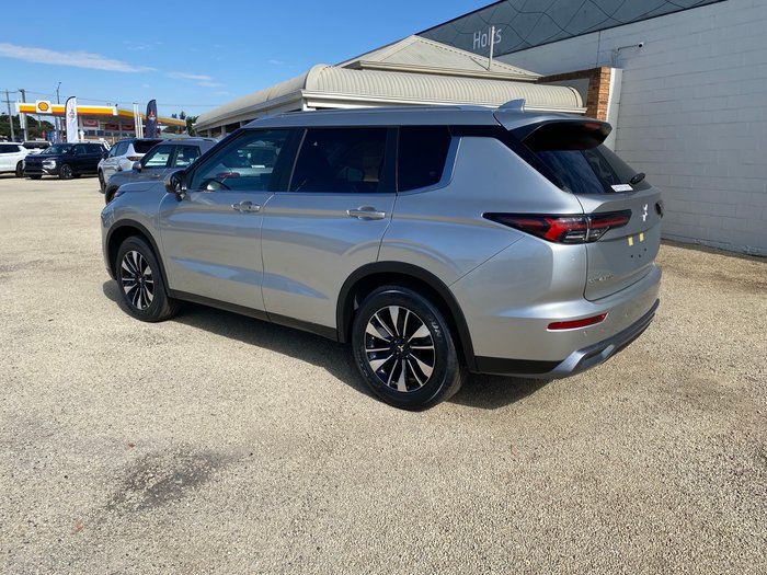 2025 MITSUBISHI Outlander LS