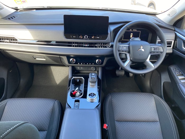 2025 MITSUBISHI Outlander LS