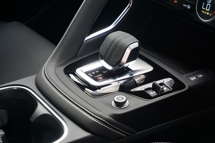 2024 Jaguar E-PACE P250 R-Dynamic SE