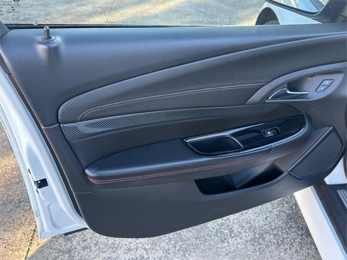 2016 HOLDEN COMMODORE SV6 BLACK EDITION