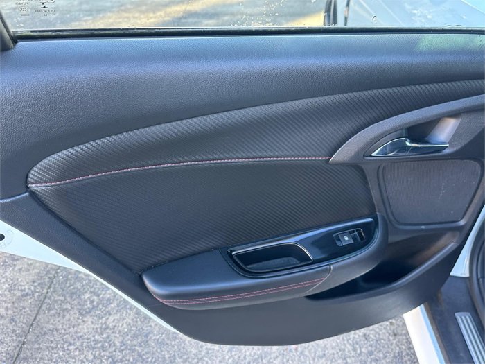 2016 HOLDEN COMMODORE SV6 BLACK EDITION