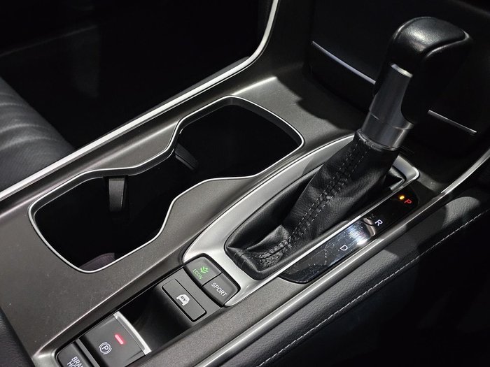 2020 Honda Accord VTi-LX