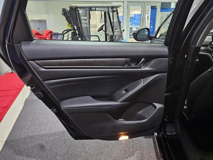 2020 Honda Accord VTi-LX
