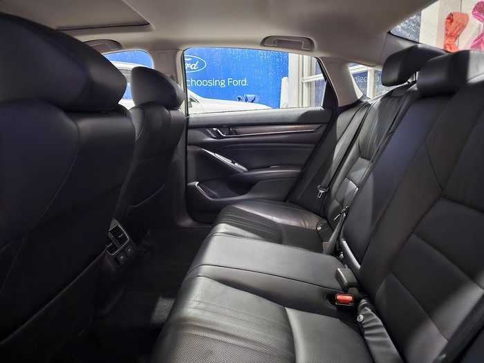 2020 Honda Accord VTi-LX
