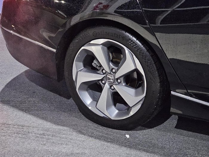 2020 Honda Accord VTi-LX