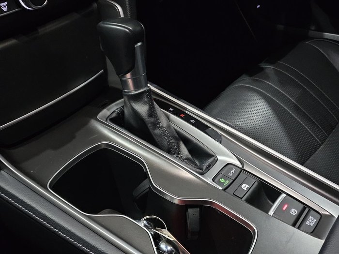 2020 Honda Accord VTi-LX