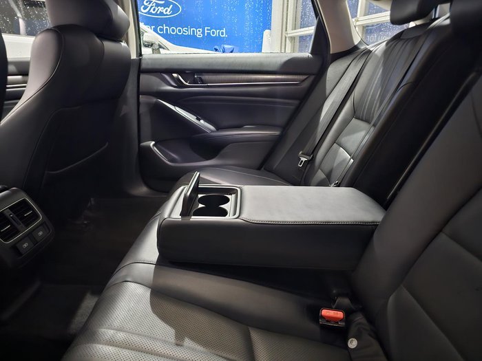 2020 Honda Accord VTi-LX