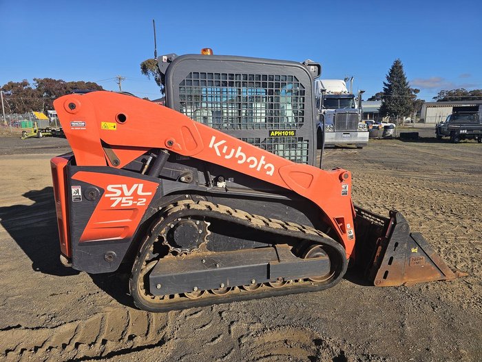2023 Kubota Svl75-2 Orange
