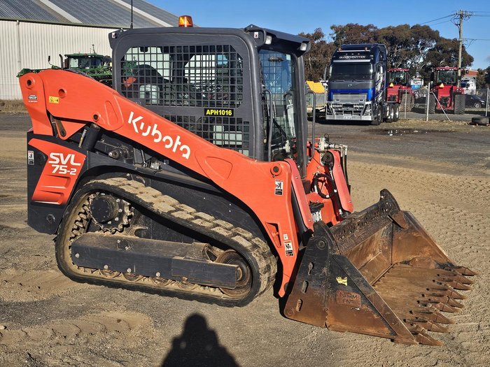 2023 Kubota Svl75-2 Orange