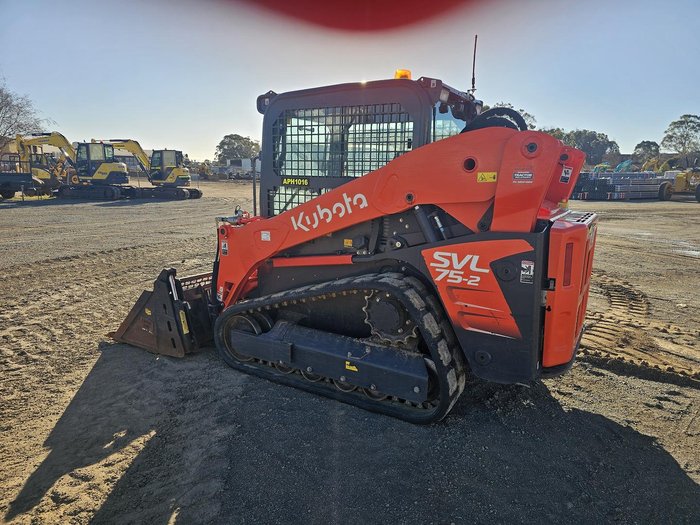 2023 Kubota Svl75-2 Orange