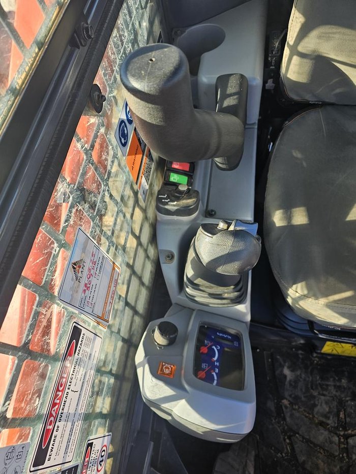 2023 Kubota Svl75-2 Orange